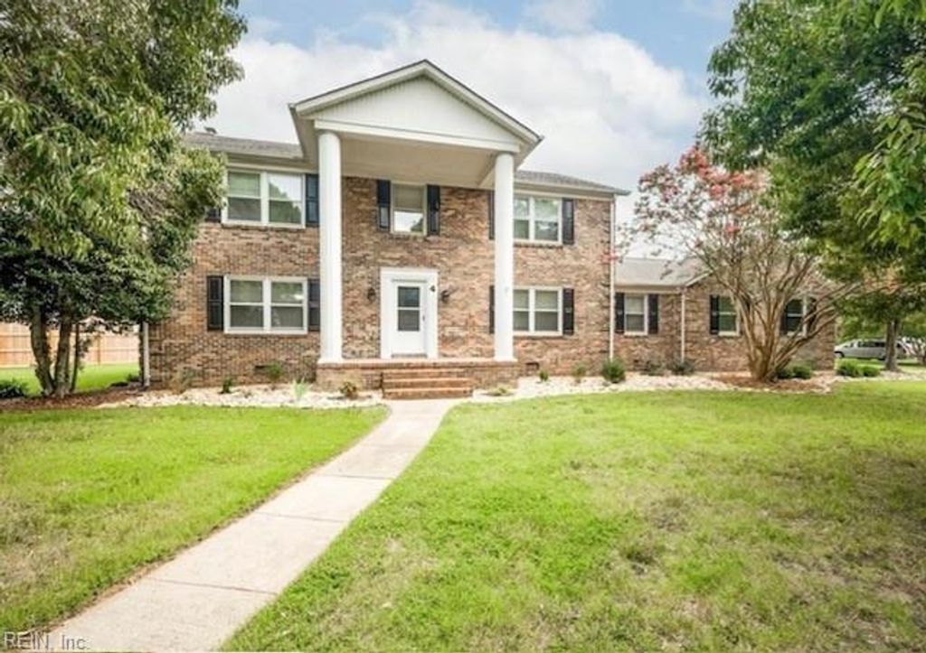 4 Canal DR, Poquoson, VA 23662