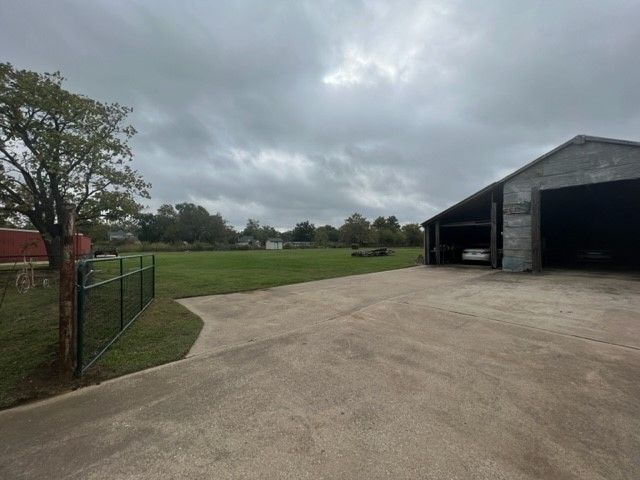 310 W Hughes Street, Collinsville, TX 76233