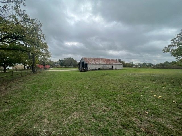 310 W Hughes Street, Collinsville, TX 76233