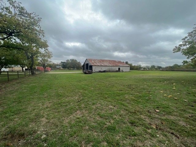 310 W Hughes Street, Collinsville, TX 76233