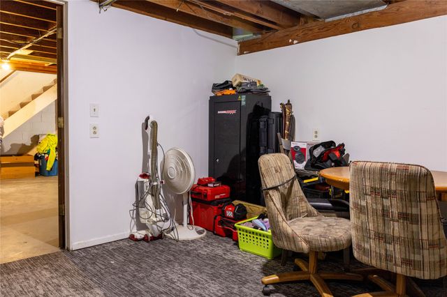 343 E Bell Avenue, Des Moines, IA 50315