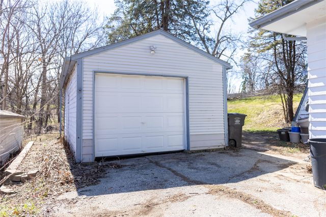 343 E Bell Avenue, Des Moines, IA 50315