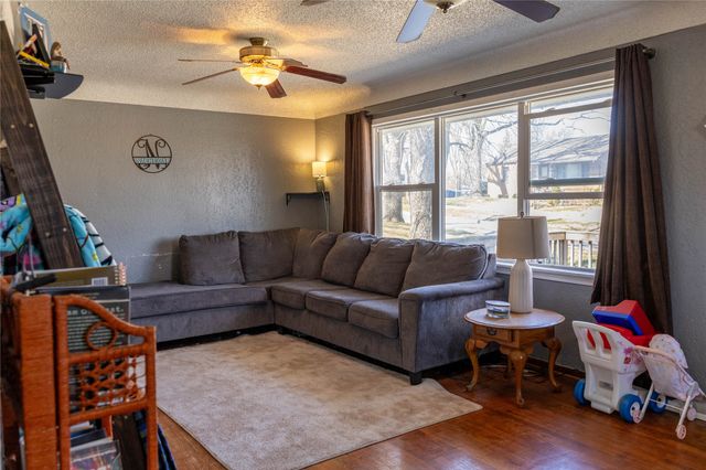 343 E Bell Avenue, Des Moines, IA 50315