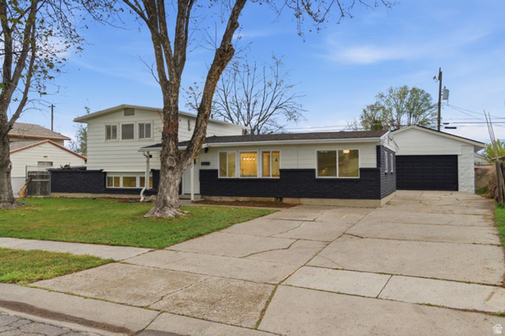 3857 S HALLMARK DR, West Valley City, UT 84119