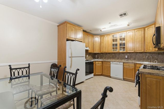 1323 46th Street 5C, Brooklyn, NY 11219