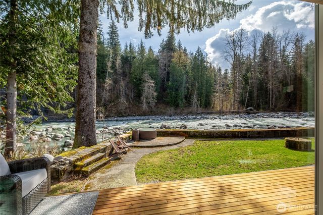 9909 353rd Drive NE, Granite Falls, WA 98252