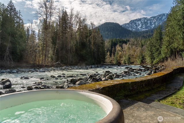 9909 353rd Drive NE, Granite Falls, WA 98252