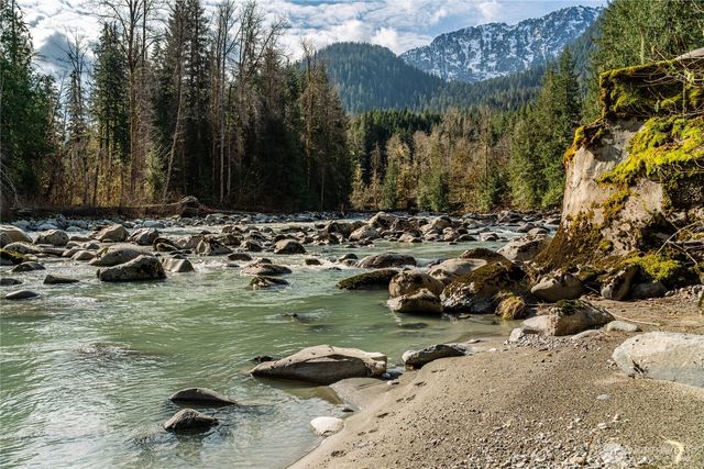 9909 353rd Drive NE, Granite Falls, WA 98252