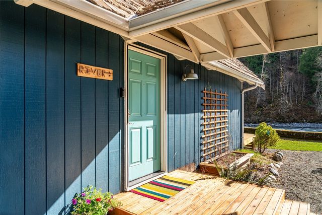 9909 353rd Drive NE, Granite Falls, WA 98252