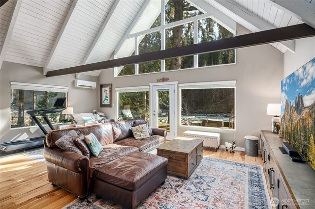 9909 353rd Drive NE, Granite Falls, WA 98252