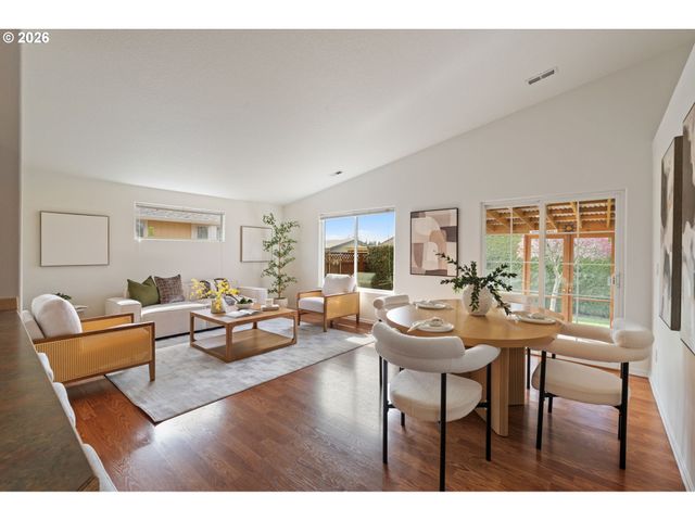 11020 REES St Ne, Donald, OR 97020