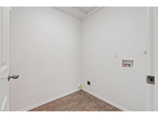 11020 REES St Ne, Donald, OR 97020