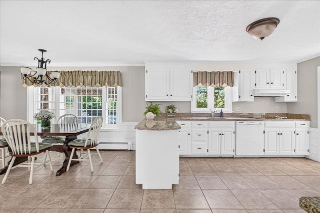 293 Mayflower Cir, Hanover, MA 02339