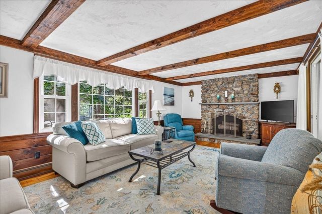 293 Mayflower Cir, Hanover, MA 02339