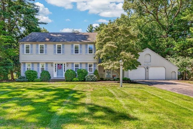 293 Mayflower Cir, Hanover, MA 02339
