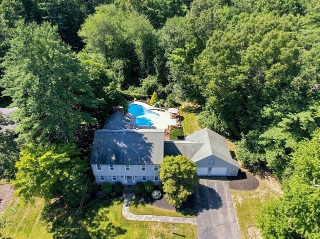 293 Mayflower Cir, Hanover, MA 02339