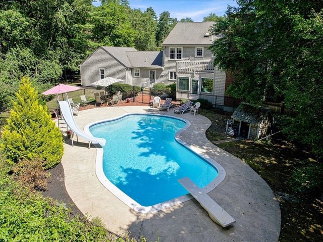 293 Mayflower Cir, Hanover, MA 02339