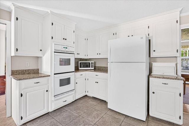 293 Mayflower Cir, Hanover, MA 02339