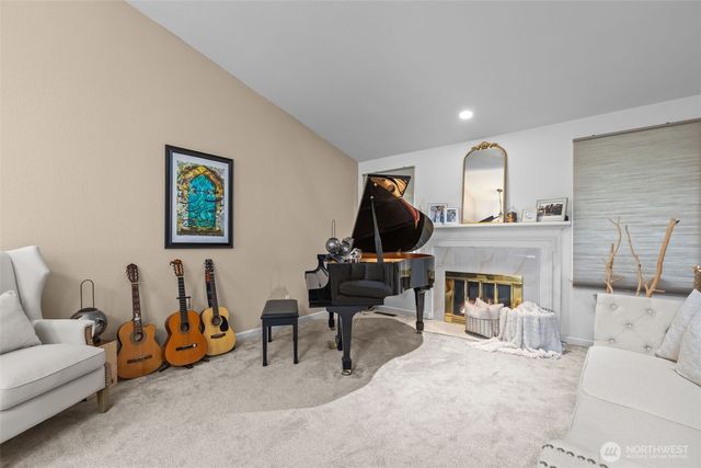 1073 SW 326th Street, Federal Way, WA 98023