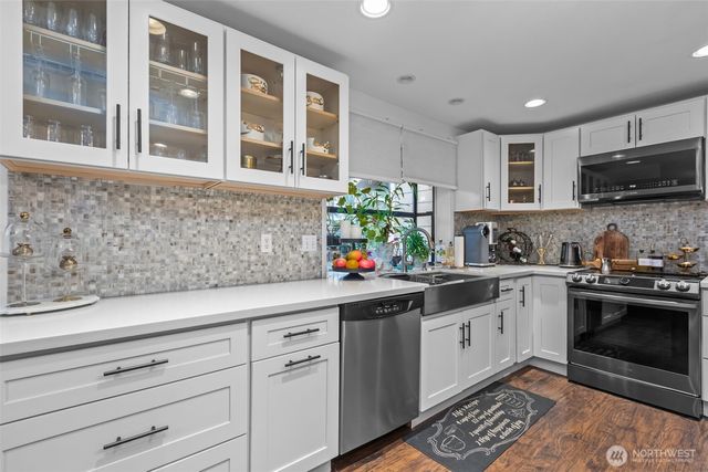 1073 SW 326th Street, Federal Way, WA 98023