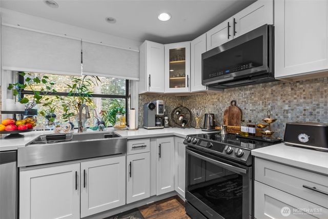 1073 SW 326th Street, Federal Way, WA 98023