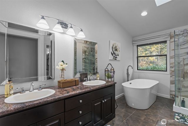 1073 SW 326th Street, Federal Way, WA 98023