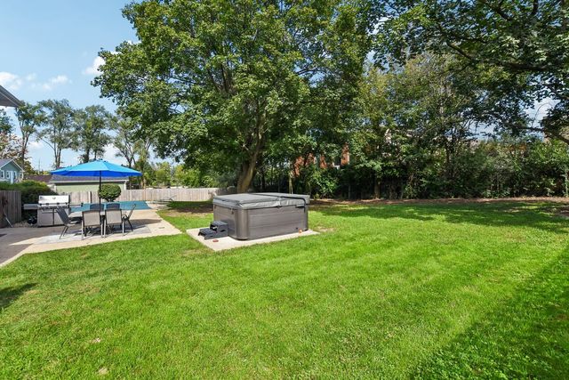 841 Bloomingdale Road, Glen Ellyn, IL 60137