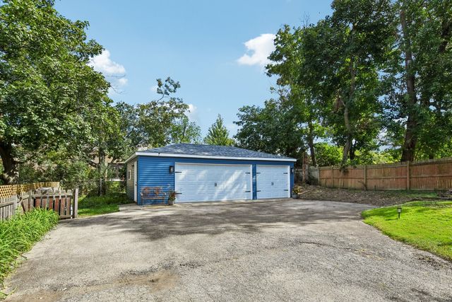 841 Bloomingdale Road, Glen Ellyn, IL 60137