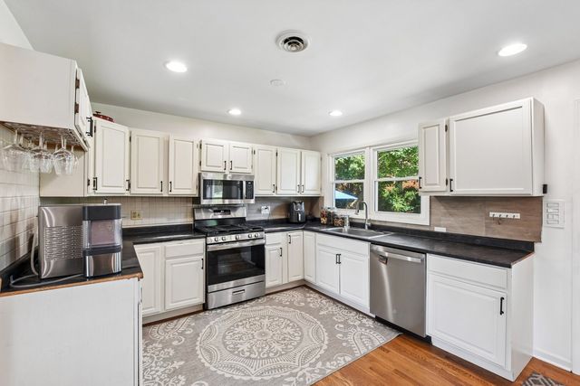 841 Bloomingdale Road, Glen Ellyn, IL 60137