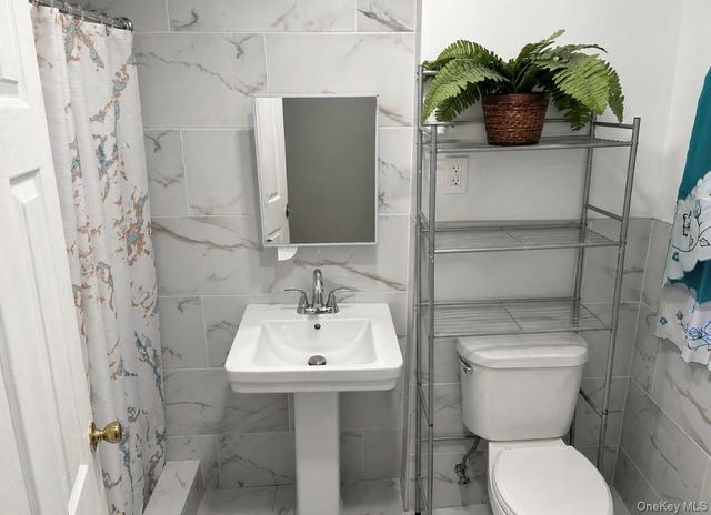 165 President Street, Hempstead, NY 11550