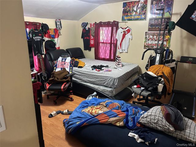 165 President Street, Hempstead, NY 11550