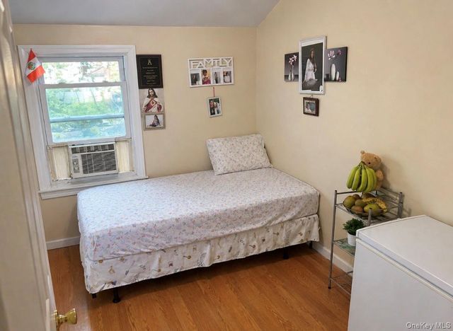 165 President Street, Hempstead, NY 11550