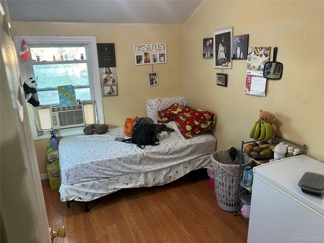 165 President Street, Hempstead, NY 11550