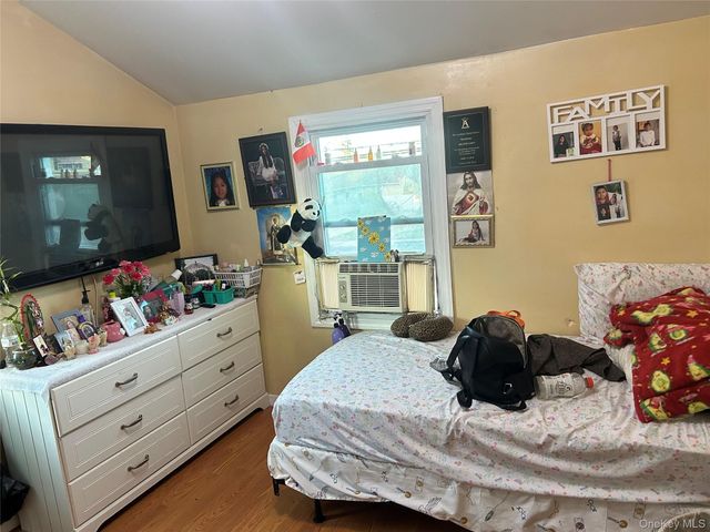 165 President Street, Hempstead, NY 11550