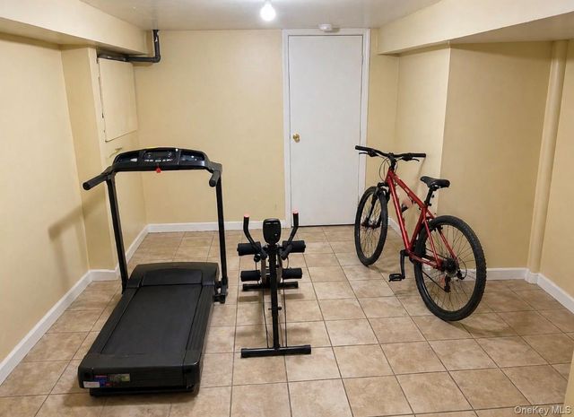 165 President Street, Hempstead, NY 11550