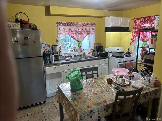 165 President Street, Hempstead, NY 11550