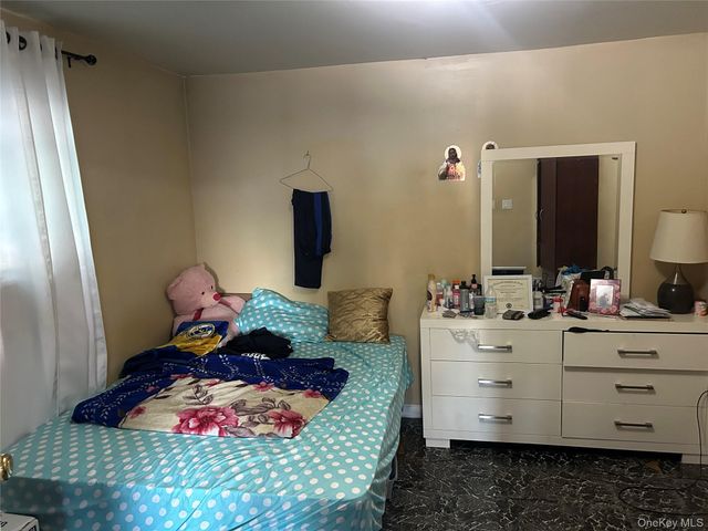 165 President Street, Hempstead, NY 11550