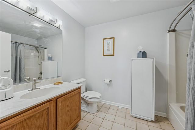 6238 26th Street 502, Berwyn, IL 60402