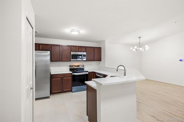 28251 S Pointe Lane, Chesterfield Township, MI 48051