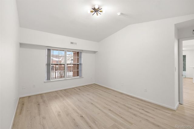 28251 S Pointe Lane, Chesterfield Township, MI 48051