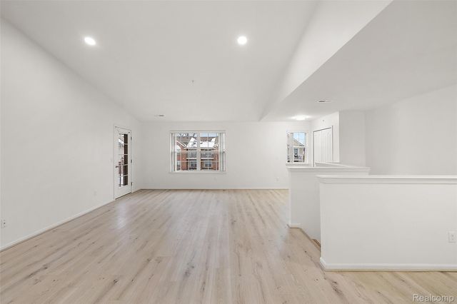 28251 S Pointe Lane, Chesterfield Township, MI 48051