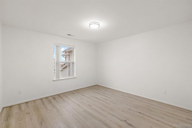 28251 S Pointe Lane, Chesterfield Township, MI 48051