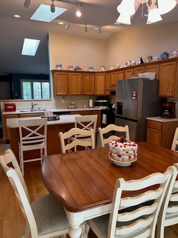 6816 Swan Lane, Schererville, IN 46375