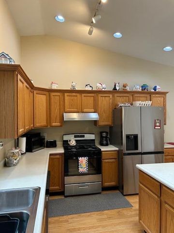 6816 Swan Lane, Schererville, IN 46375