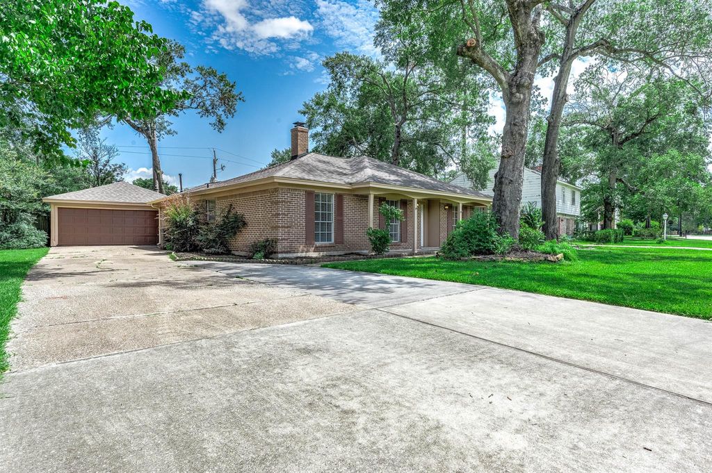 510 Shenandoah Drive, Shenandoah, TX 77381