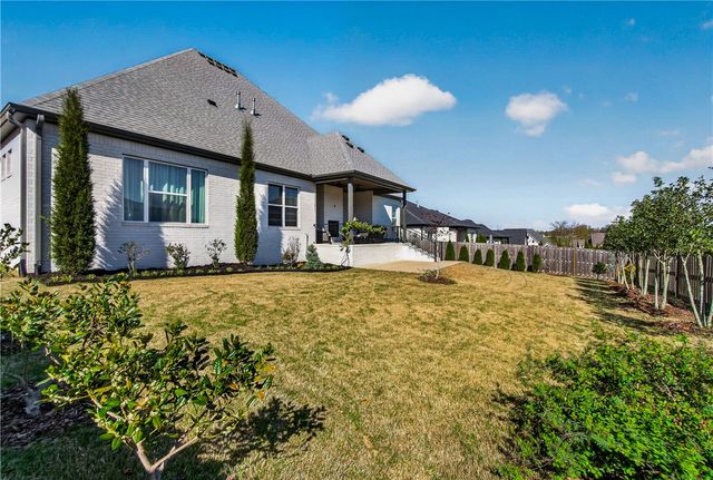 8006 W Claverton Street, Rogers, AR 72758