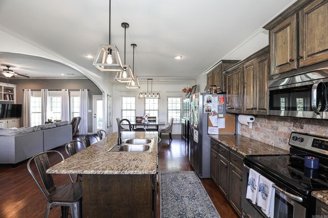 7073 Rolling Meadow Loop, Benton, AR 72015