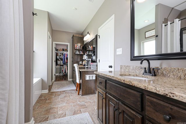 7073 Rolling Meadow Loop, Benton, AR 72015