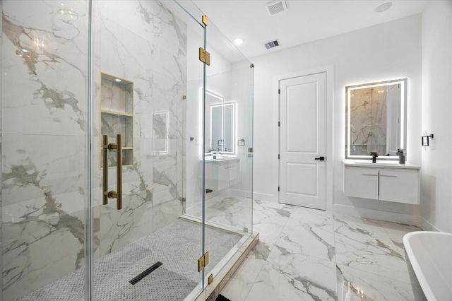 120 Velasco Street, Houston, TX 77003
