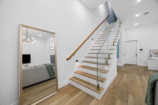 120 Velasco Street, Houston, TX 77003